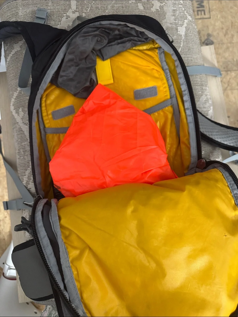 Jack Wolfskin Black, Gray & Yellow Men's Hiking Backpack tons storage